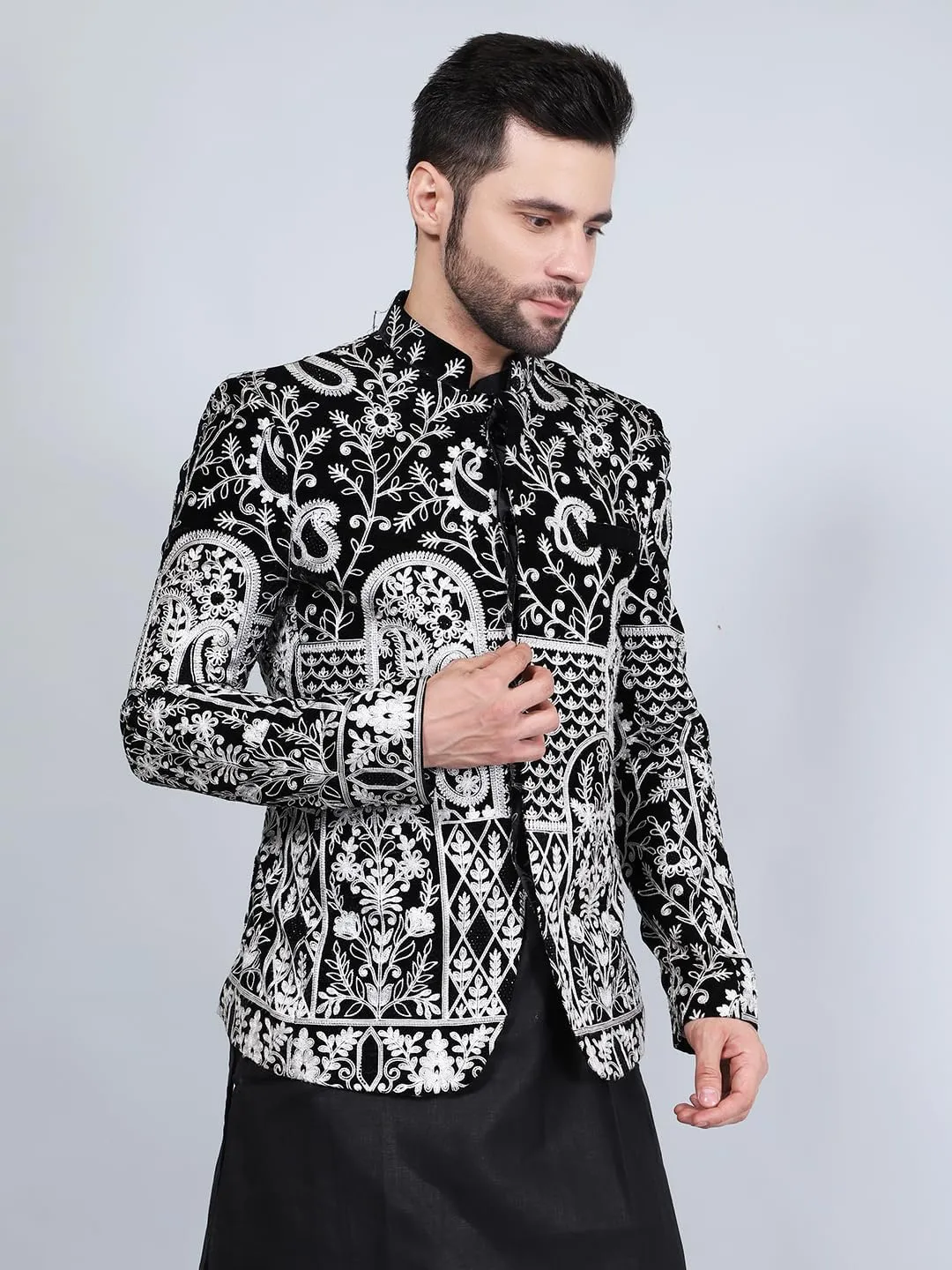 WINTAGE Embroidered Velvet Black Bandhgala