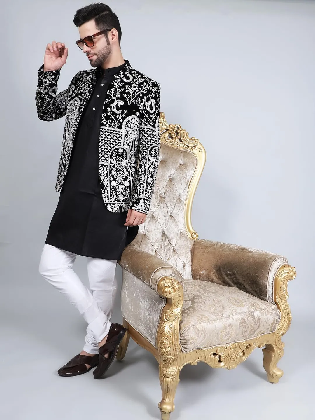 WINTAGE Embroidered Velvet Black Bandhgala